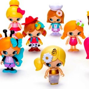 Trinity and Beyond 5 dolls and 11 accessories